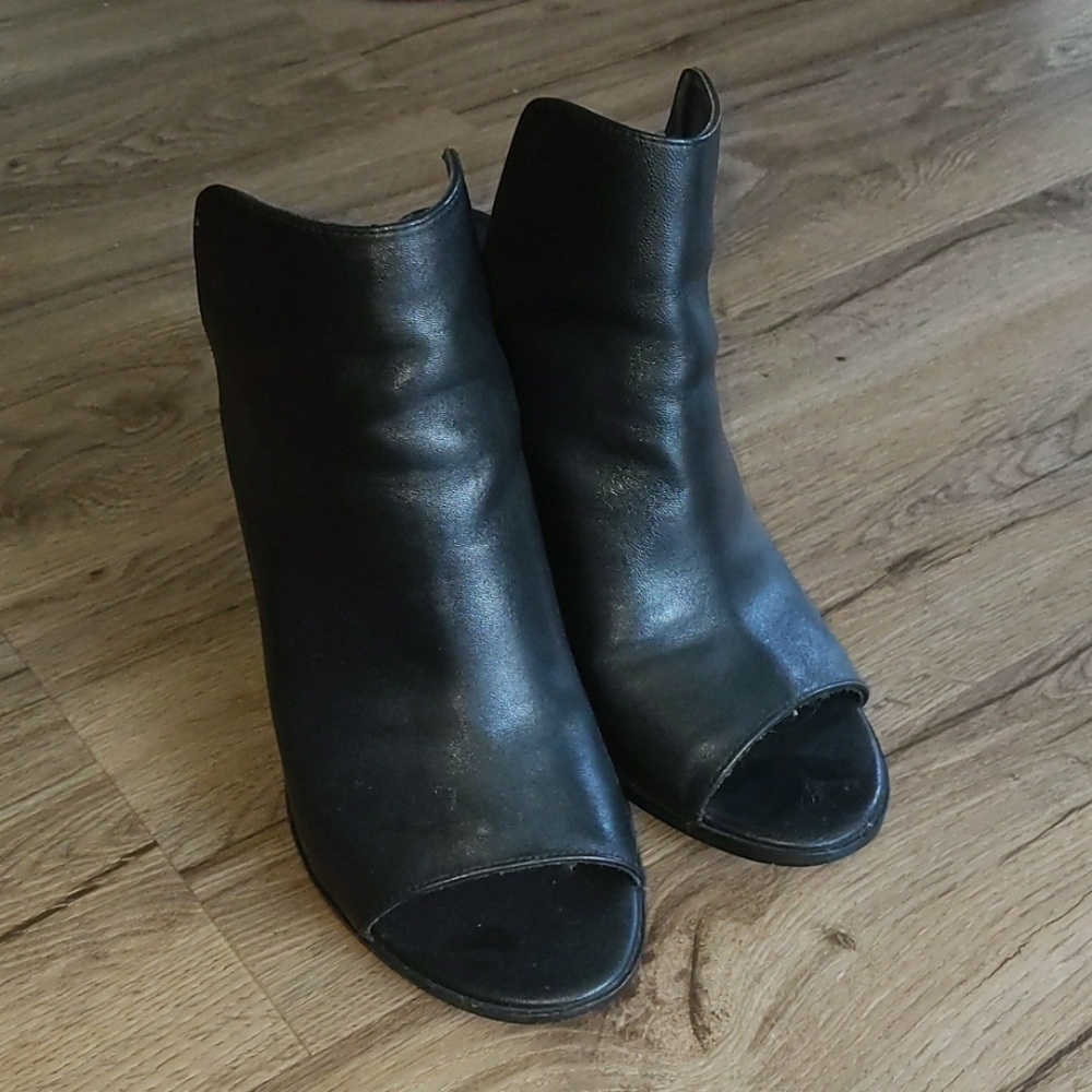 Steve madden black bootie heels